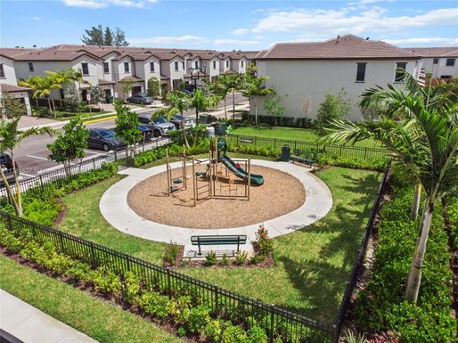 221 SW 159th Way, Pembroke Pines FL 33027