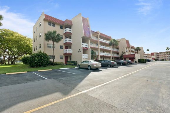 1020 Country Club Dr # 206, Margate FL 33063