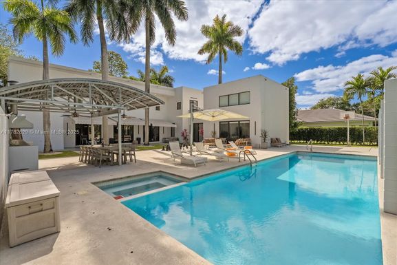 12624 SW 77th Ave, Pinecrest FL 33156