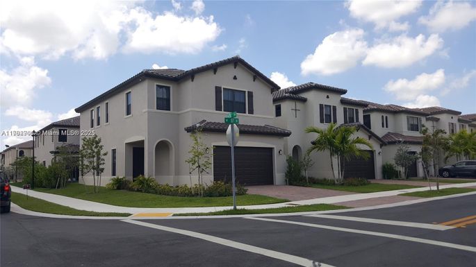 3202 W 97th St, Hialeah FL 33018