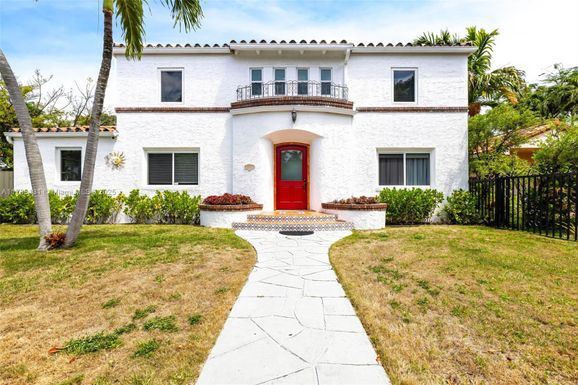 1525 SW 12th St, Miami FL 33135