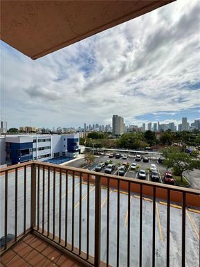199 SW 12th Ave # 415B, Miami FL 33130