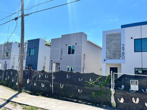 2966 NW 45th St, Miami FL 33142