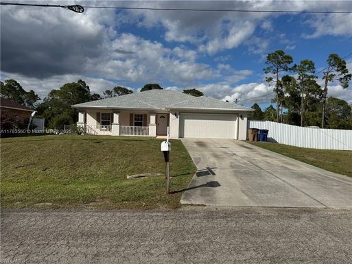 1065 Lilac ST E, Lehigh Acres FL 33974