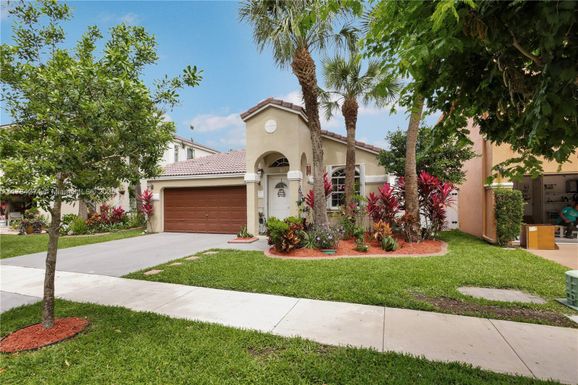 15344 NW 1st St, Pembroke Pines FL 33028