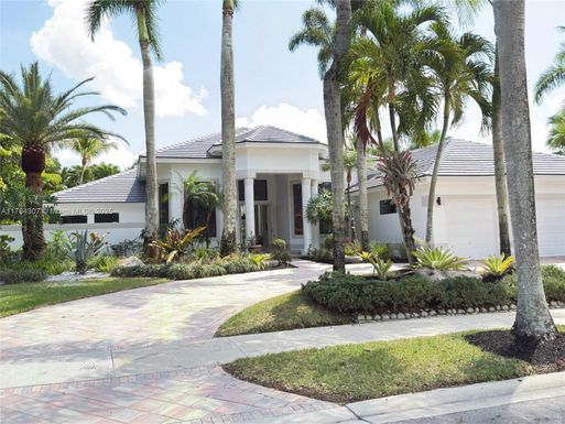 2486 Poinciana Ct, Weston FL 33327