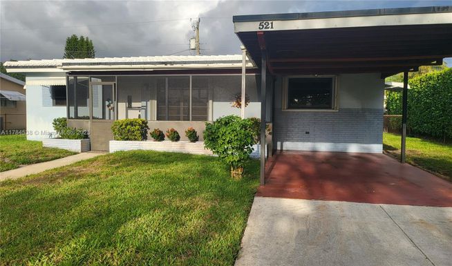 521 N 70th Way, Hollywood FL 33024
