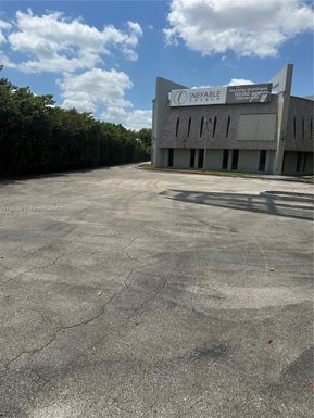 18500 NE 5th Ave, Miami FL 33179