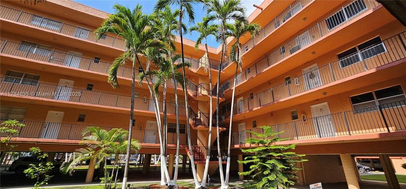 1990 W 56th St # 1328, Hialeah FL 33012