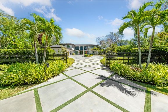 8825 SW 64th Ct, Pinecrest FL 33156