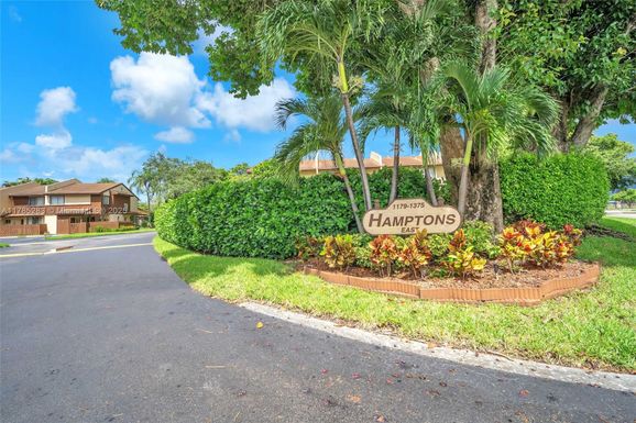 1359 Hampton Blvd, North Lauderdale FL 33068