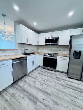 1750 NE 191st St # 4, Miami FL 33179