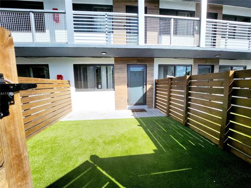 335 SW 20th St # 3, Fort Lauderdale FL 33315