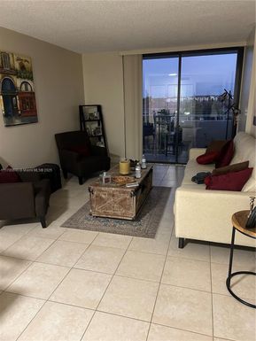 8251 NW 8th St # 505, Miami FL 33126