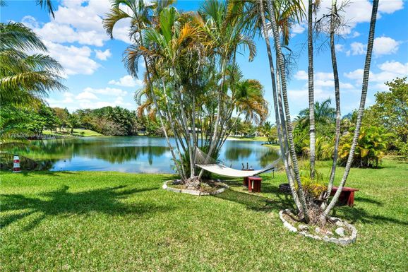 21420 SW 97th Pl, Cutler Bay FL 33189