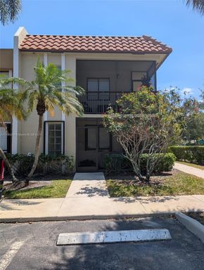 440 Lakeview Dr # 104, Weston FL 33326