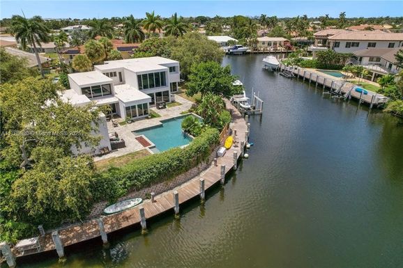 4050 NE 25th Ave, Lighthouse Point FL 33064