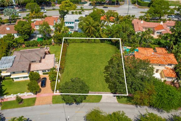 4350 Nautilus Dr, Miami Beach FL 33140