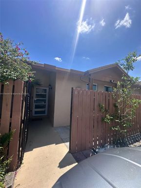 6713 NW 188th Ter # 37, Hialeah FL 33015