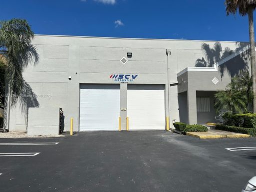 10830 NW 27th St, Doral FL 33172