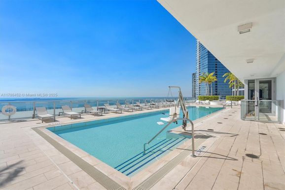 1300 Brickell Bay Dr # 2402, Miami FL 33131