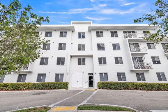 2651 NE 212th Ter # 305, Miami FL 33180