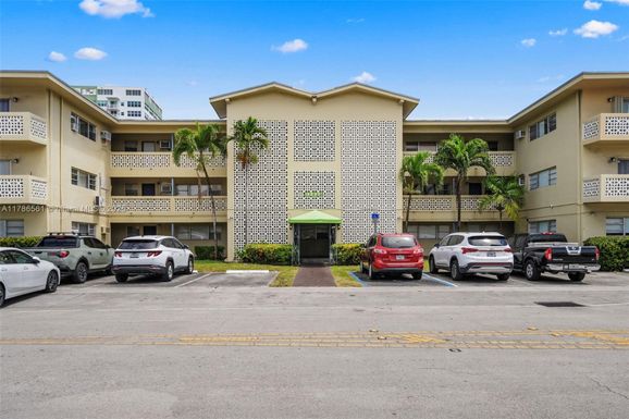 11930 NE 19 DR # 15, North Miami FL 33181
