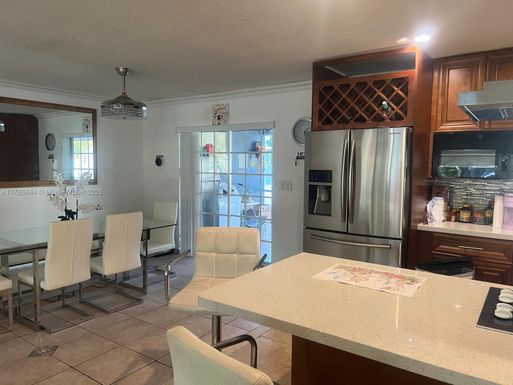 5001 Madison St, Hollywood FL 33021
