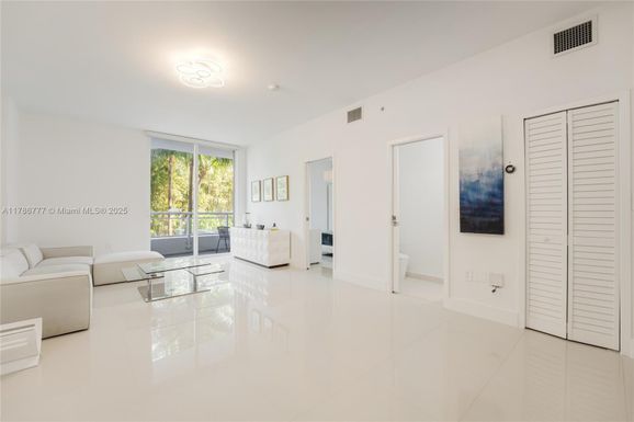 2020 Prairie Ave # 205, Miami Beach FL 33139