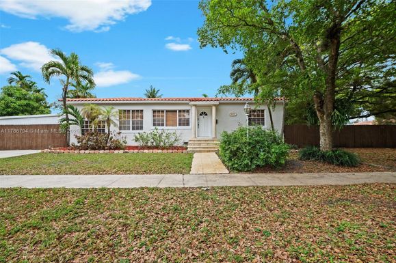 541 Lenape Dr, Miami Springs FL 33166