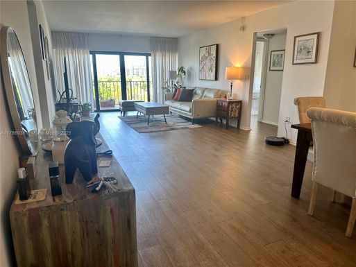 575 Crandon Blvd # 707, Key Biscayne FL 33149