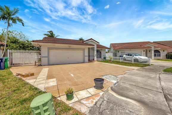 5300 SW 142nd Pl, Miami FL 33175