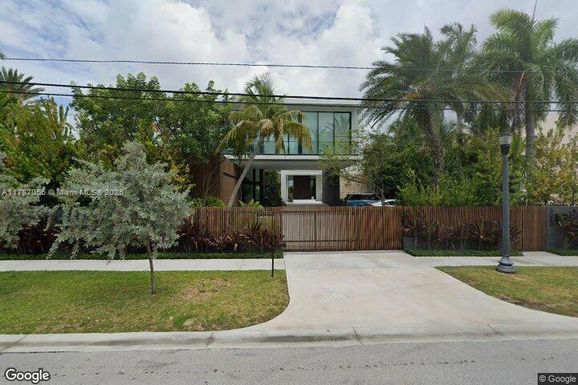 3080 N Bay Rd, Miami Beach FL 33140