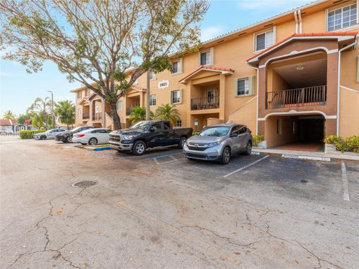 17455 NW 75th Pl # 107, Hialeah FL 33015