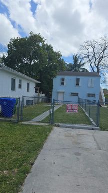 1754 NW 45th St # 1754, Miami FL 33142