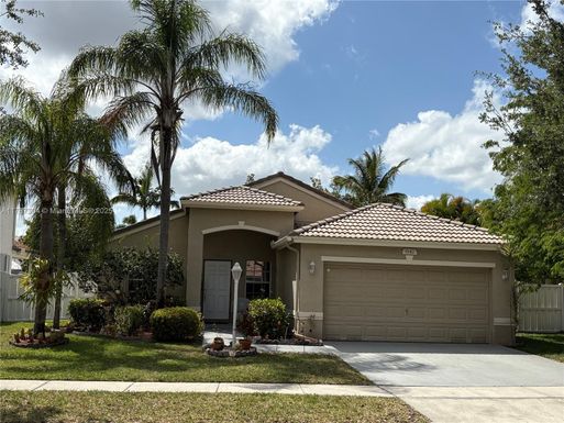 1142 NW 130th Ave, Pembroke Pines FL 33028