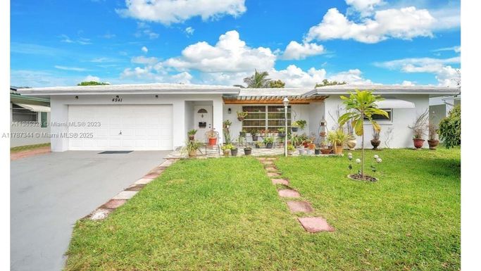 4941 NW 55th Ct, Tamarac FL 33319