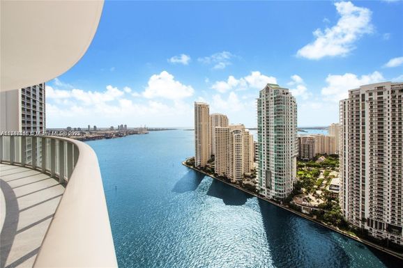 300 S Biscayne Blvd # 3010, Miami FL 33131