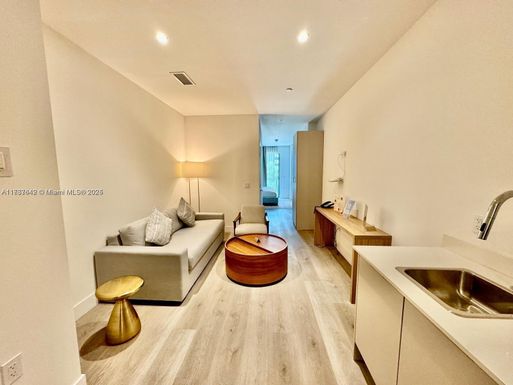 229 SW 9th St # 209, Miami FL 33130