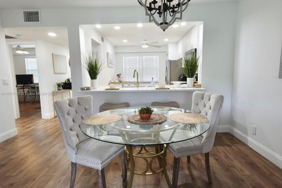 12500 SW 6th St # 413N, Pembroke Pines FL 33027