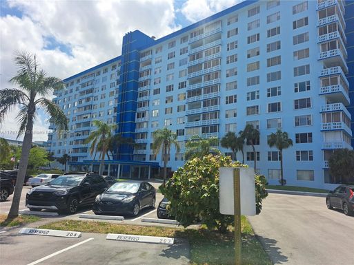 4001 Hillcrest Dr # 1009, Hollywood FL 33021