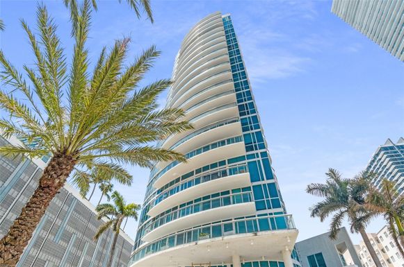 480 NE 30th St # 1807, Miami FL 33137