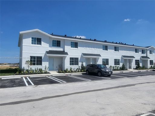 1054 NW 6 st, Florida City FL 33034