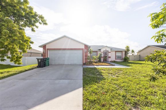 3513 SW Pumpkin St, Port St. Lucie FL 34953
