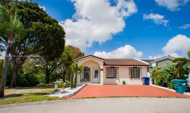 7689 NW 180th Ter, Hialeah FL 33015