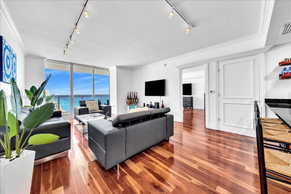 1830 S Ocean Dr, Hallandale Beach FL 33009