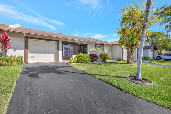 5057 Forsythia St, Delray Beach FL 33484