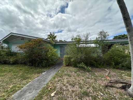 8911 Caribbean Blvd, Cutler Bay FL 33157