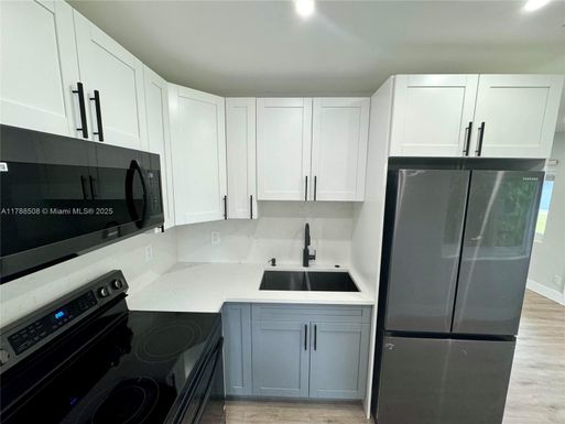 2631 SW 13th Ave, Fort Lauderdale FL 33315