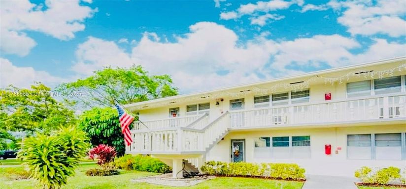 497 W Tilford  W, Deerfield Beach FL 33442